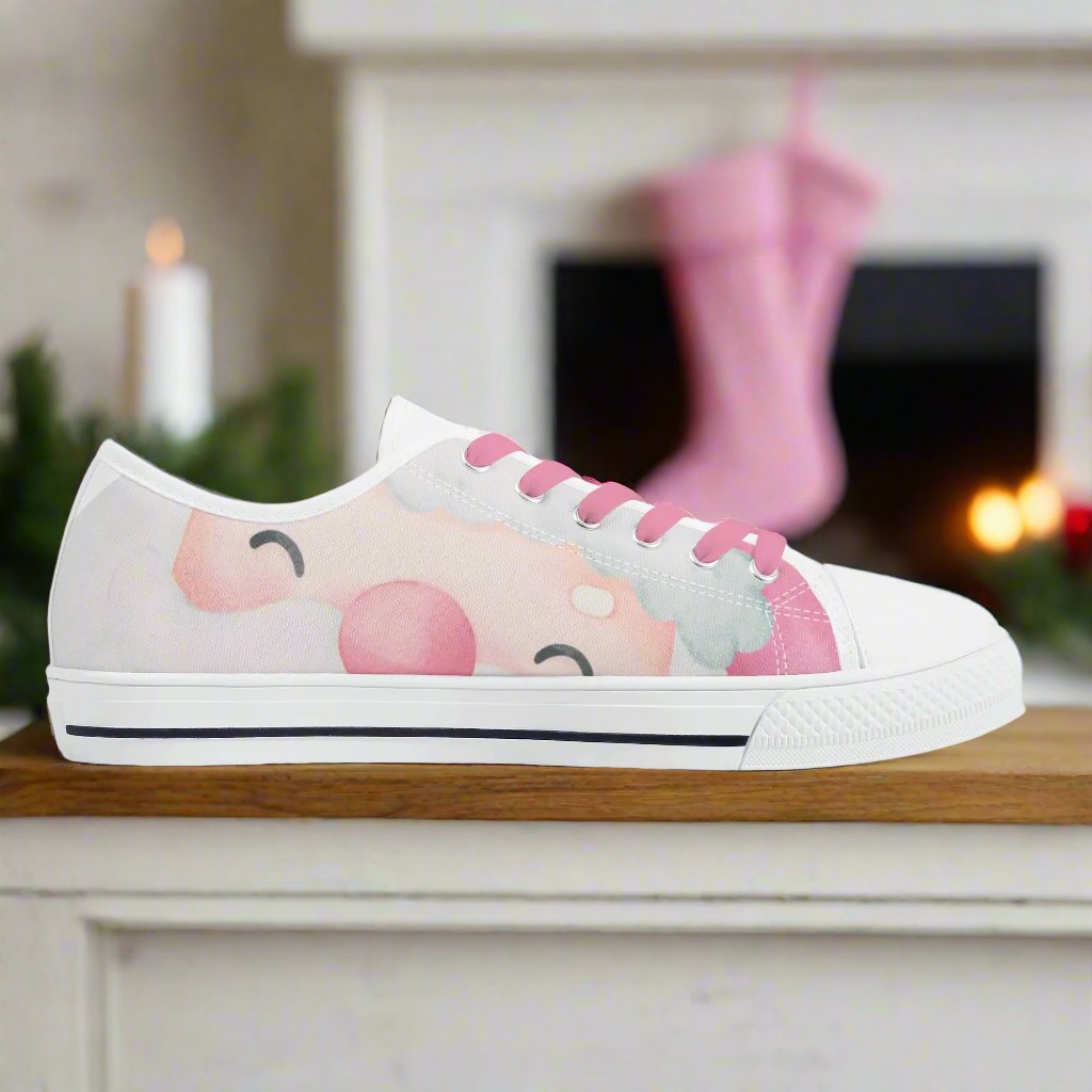 PINK CHRISTMAS Womens MD Low Top Pink Santa Canvas Shoes