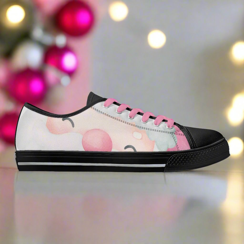 PINK CHRISTMAS Womens MD Low Top Pink Santa Canvas Shoes